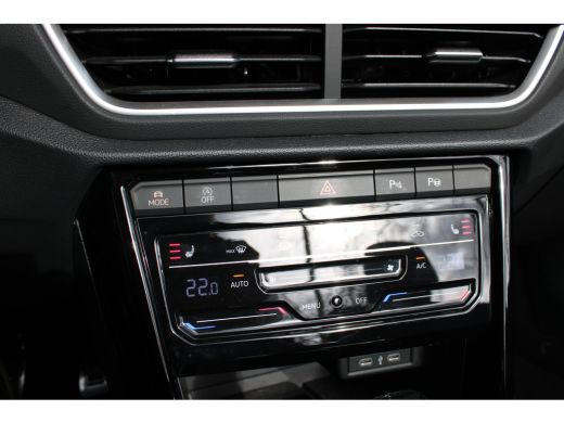 Volkswagen T-Roc 1.5 TSI 150PK DSG R-LINE SPORT NAVI/LED/CARPLAY/TREKHAAK ActivLease financial lease