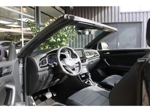 Volkswagen T-Roc 1.5 TSI 150PK DSG R-LINE SPORT NAVI/LED/CARPLAY/TREKHAAK ActivLease financial lease