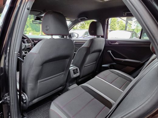 Volkswagen T-Roc 1.5 TSI AUT7 R-LINE SPORT NAVI DIGIDASH APPLE.CARPLAY 18INCH.LMV PDC ORG.121d.KM!!! ActivLease financial lease