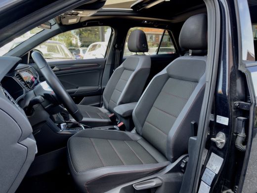 Volkswagen T-Roc 1.5 TSI AUT7 SPORT 2X R-LINE 104D.KM PANODAK 20 INCH-LMV NAVI CAMERA DIGI-DASH APPLE-CARPLAY LED PDC ActivLease financial lease