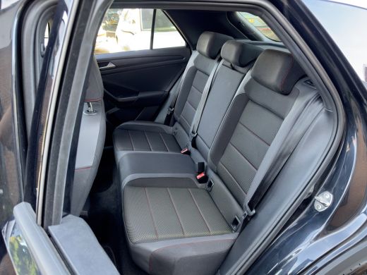 Volkswagen T-Roc 1.5 TSI AUT7 SPORT 2X R-LINE 104D.KM PANODAK 20 INCH-LMV NAVI CAMERA DIGI-DASH APPLE-CARPLAY LED PDC ActivLease financial lease