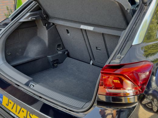 Volkswagen T-Roc 1.5 TSI AUT7 SPORT 2X R-LINE 104D.KM PANODAK 20 INCH-LMV NAVI CAMERA DIGI-DASH APPLE-CARPLAY LED PDC ActivLease financial lease