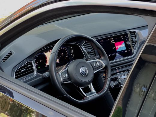 Volkswagen T-Roc 1.5 TSI AUT7 SPORT 2X R-LINE 104D.KM PANODAK 20 INCH-LMV NAVI CAMERA DIGI-DASH APPLE-CARPLAY LED PDC ActivLease financial lease
