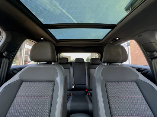 Volkswagen T-Roc 1.5 TSI AUT7 SPORT 2X R-LINE 104D.KM PANODAK 20 INCH-LMV NAVI CAMERA DIGI-DASH APPLE-CARPLAY LED PDC ActivLease financial lease