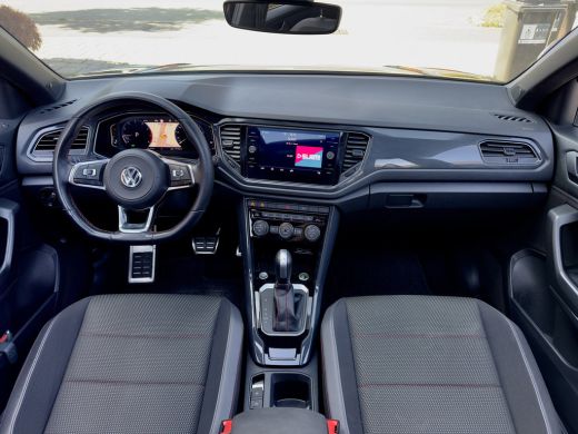 Volkswagen T-Roc 1.5 TSI AUT7 SPORT 2X R-LINE 104D.KM PANODAK 20 INCH-LMV NAVI CAMERA DIGI-DASH APPLE-CARPLAY LED PDC ActivLease financial lease