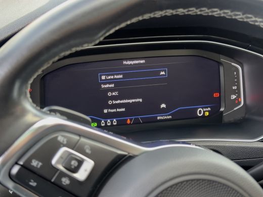 Volkswagen T-Roc 1.5 TSI AUT7 SPORT BLACK-EDITION PANODAK NAVI CAMERA DIGI-DASH APPLE-CARPLAY LED LMV PDC ActivLease financial lease