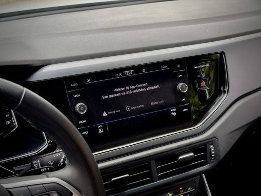 Volkswagen Taigo 1.0 TSI AUT7 R-LINE 60D.KM!! NAVI CAMERA DIGI-DASH APPLE-CARPLAY IQ-DRIVE LED LMV PDC ActivLease financial lease