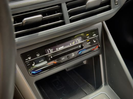 Volkswagen Taigo 1.0 TSI AUT7 R-LINE 60D.KM!! NAVI CAMERA DIGI-DASH APPLE-CARPLAY IQ-DRIVE LED LMV PDC ActivLease financial lease