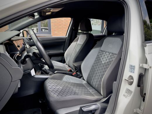 Volkswagen Taigo 1.0 TSI AUT7 R-LINE 60D.KM!! NAVI CAMERA DIGI-DASH APPLE-CARPLAY IQ-DRIVE LED LMV PDC ActivLease financial lease