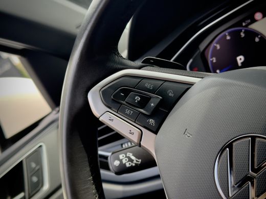 Volkswagen Taigo 1.0 TSI AUT7 R-LINE 60D.KM!! NAVI CAMERA DIGI-DASH APPLE-CARPLAY IQ-DRIVE LED LMV PDC ActivLease financial lease