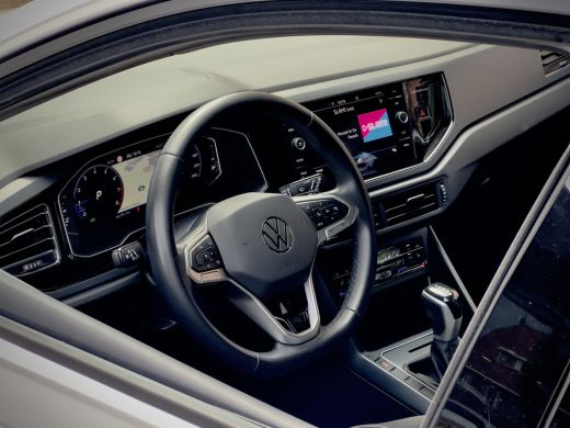 Volkswagen Taigo 1.0 TSI AUT7 R-LINE 60D.KM!! NAVI CAMERA DIGI-DASH APPLE-CARPLAY IQ-DRIVE LED LMV PDC ActivLease financial lease