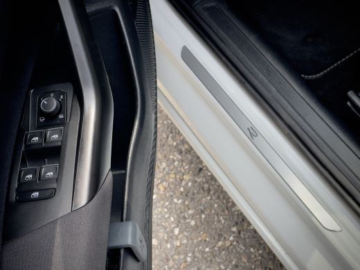 Volkswagen Taigo 1.0 TSI AUT7 R-LINE 60D.KM!! NAVI CAMERA DIGI-DASH APPLE-CARPLAY IQ-DRIVE LED LMV PDC ActivLease financial lease