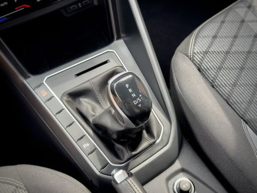 Volkswagen Taigo 1.0 TSI AUT7 R-LINE 60D.KM!! NAVI CAMERA DIGI-DASH APPLE-CARPLAY IQ-DRIVE LED LMV PDC ActivLease financial lease