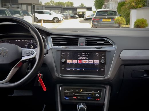 Volkswagen Tiguan 1.4 TSI AUT6 eHYBRID R-LINE VOL-LEDER DIGI-DASH AIRCO IQ-DRIVE PARK-ASSIST LED LMV PDC ActivLease financial lease