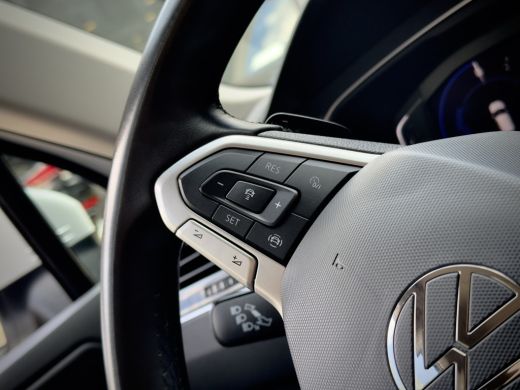 Volkswagen Tiguan 1.4 TSI AUT6 eHYBRID R-LINE VOL-LEDER DIGI-DASH AIRCO IQ-DRIVE PARK-ASSIST LED LMV PDC ActivLease financial lease