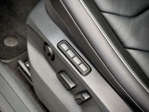 Volkswagen Tiguan 1.4 TSI AUT6 eHYBRID R-LINE VOL-LEDER DIGI-DASH AIRCO IQ-DRIVE PARK-ASSIST LED LMV PDC ActivLease financial lease