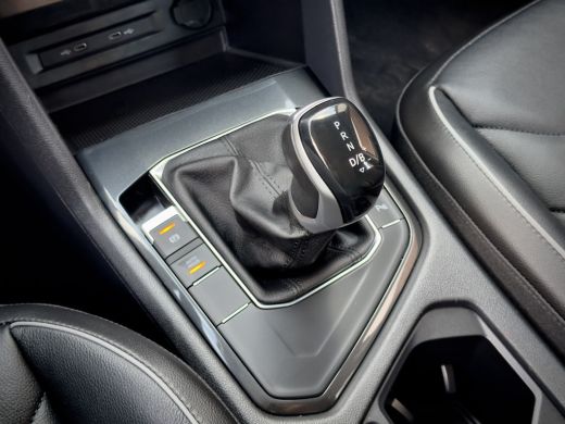 Volkswagen Tiguan 1.4 TSI AUT6 eHYBRID R-LINE VOL-LEDER DIGI-DASH AIRCO IQ-DRIVE PARK-ASSIST LED LMV PDC ActivLease financial lease