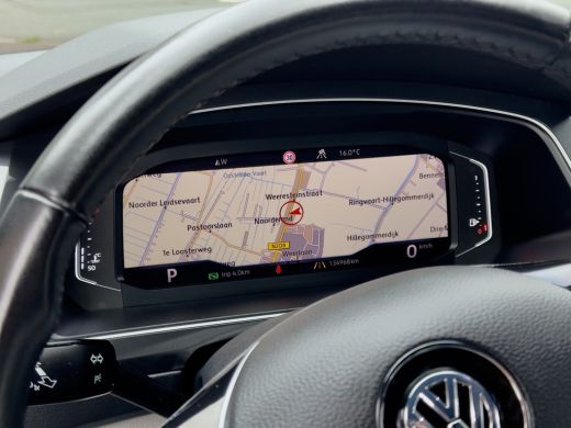 Volkswagen Tiguan 1.5 TSI AUT7 2X R-LINE DESIGNO-INT NAVI DIGI-DASH PARKPILOT APPLE-CARPLAY 20 INCH-LMV PDC ActivLease financial lease