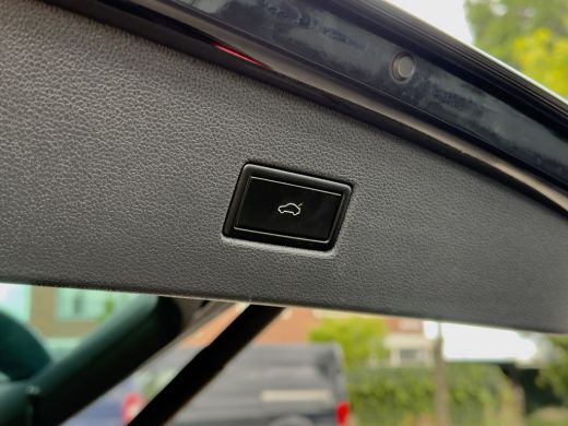 Volkswagen Tiguan 1.5 TSI AUT7 2X R-LINE DESIGNO-INT NAVI DIGI-DASH PARKPILOT APPLE-CARPLAY 20 INCH-LMV PDC ActivLease financial lease