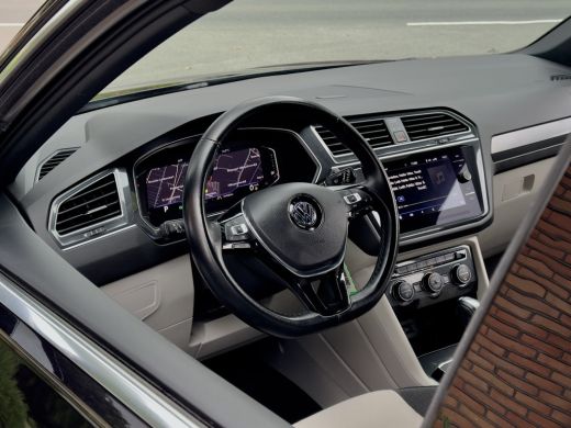 Volkswagen Tiguan 1.5 TSI AUT7 2X R-LINE DESIGNO-INT NAVI DIGI-DASH PARKPILOT APPLE-CARPLAY 20 INCH-LMV PDC ActivLease financial lease