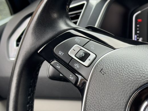 Volkswagen Tiguan 1.5 TSI AUT7 2X R-LINE DESIGNO-INT NAVI DIGI-DASH PARKPILOT APPLE-CARPLAY 20 INCH-LMV PDC ActivLease financial lease