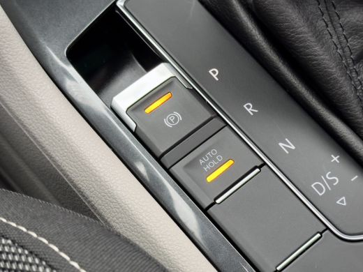 Volkswagen Tiguan 1.5 TSI AUT7 2X R-LINE DESIGNO-INT NAVI DIGI-DASH PARKPILOT APPLE-CARPLAY 20 INCH-LMV PDC ActivLease financial lease