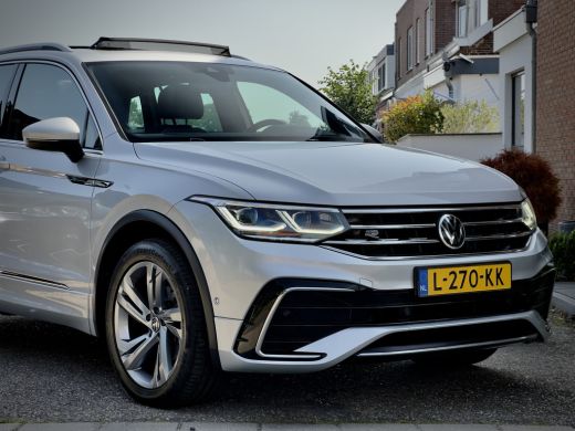 Volkswagen Tiguan 1.5 TSI AUT7 3X R-LINE + NW-MODEL PANODAK NAVI DIGI-DASH PARK-ASSIST LED LMV PDC ActivLease financial lease