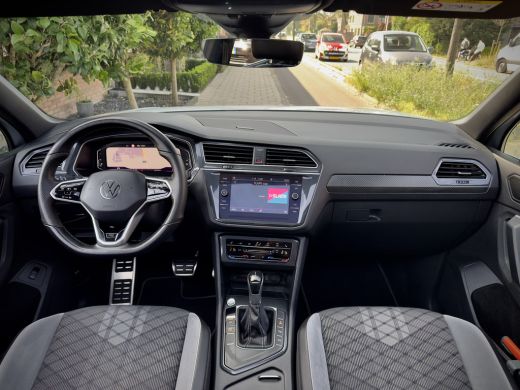 Volkswagen Tiguan 1.5 TSI AUT7 3X R-LINE + NW-MODEL PANODAK NAVI DIGI-DASH PARK-ASSIST LED LMV PDC ActivLease financial lease