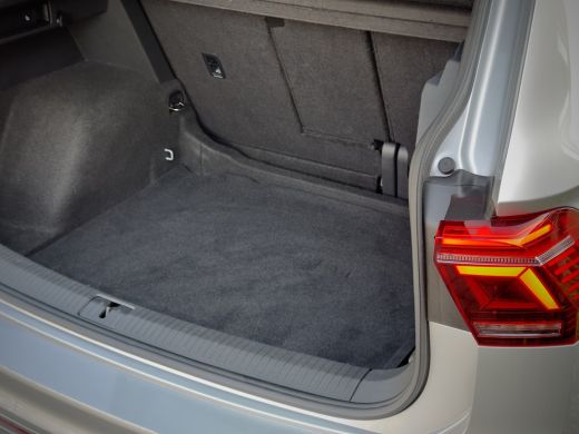 Volkswagen Tiguan 1.5 TSI AUT7 3X R-LINE + NW-MODEL PANODAK NAVI DIGI-DASH PARK-ASSIST LED LMV PDC ActivLease financial lease