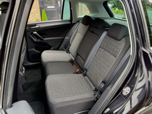 Volkswagen Tiguan 1.5 TSI AUT7 LIFE NAVI DIGI-DASH APPLE-CARPLAY LED LMV PDC ActivLease financial lease