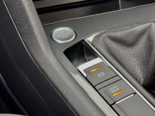 Volkswagen Tiguan 1.5 TSI AUT7 LIFE NAVI DIGI-DASH APPLE-CARPLAY LED LMV PDC ActivLease financial lease