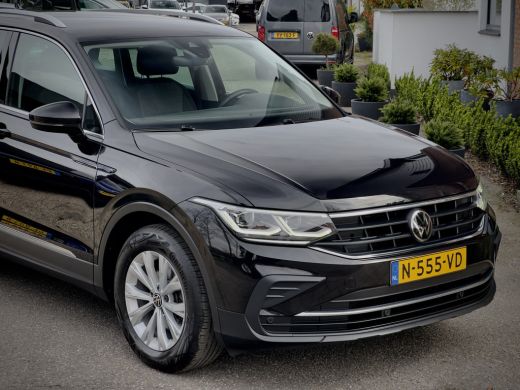 Volkswagen Tiguan 1.5 TSI AUT7 LIFE NAVI DIGI-DASH APPLE-CARPLAY LED LMV PDC ActivLease financial lease