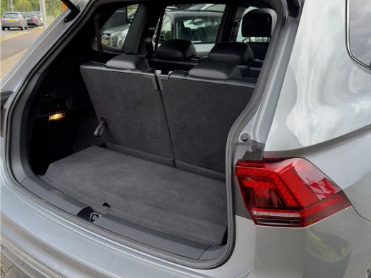 Volkswagen Tiguan Allspace 1.5 TSI AUT7 3x R-LINE 7PERS PANODAK 20 INCH-LMV NAVI CAMERA DIGI-DASH APPLE-CARPLAY LED PDC ActivLease financial lease