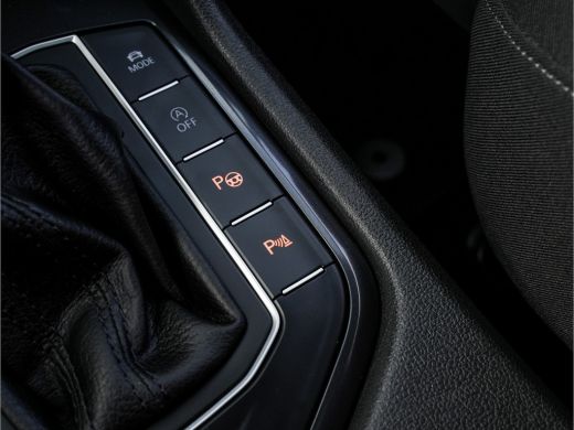 Volkswagen Tiguan Allspace 1.5 TSI AUT7 3x R-LINE 7PERS PANODAK NAVI CAMERA DIGIDASH 20 INCH-LMV PARKASSIST PDC ActivLease financial lease