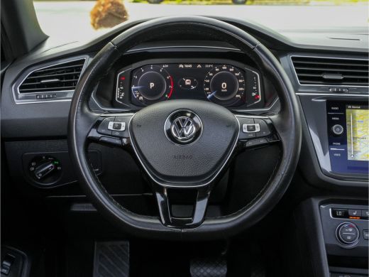Volkswagen Tiguan Allspace 1.5 TSI AUT7 3x R-LINE 7PERS PANODAK NAVI CAMERA DIGIDASH 20 INCH-LMV PARKASSIST PDC ActivLease financial lease