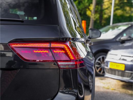 Volkswagen Tiguan Allspace 1.5 TSI AUT7 3x R-LINE 7PERS PANODAK NAVI CAMERA DIGIDASH 20 INCH-LMV PARKASSIST PDC ActivLease financial lease