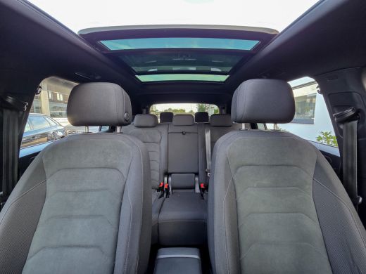 Volkswagen Tiguan Allspace 1.5 TSI AUT7 3x R-LINE 7PERS PANODAK NAVI CAMERA DIGIDASH 20 INCH-LMV PARKASSIST PDC ActivLease financial lease