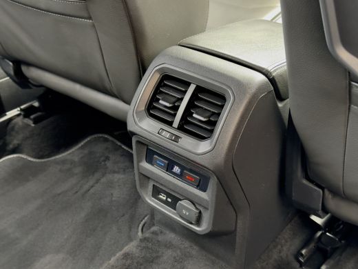 Volkswagen Tiguan Allspace 1.5 TSI AUT7 3X R-LINE.VOL-LEDER 20 INCHE NAVI CAMERA DIGI-DASH APPLE-CARPLAY LED PDC VOL-LEDER 2... ActivLease financial lease