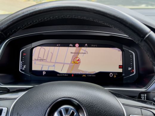 Volkswagen Tiguan Allspace 1.5 TSI AUT7 R-LINE HIGHLINE NAVI CAMERA DIGI-DASH APPLE-CARPLAY LED LMV PDC ActivLease financial lease