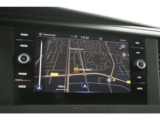 Volkswagen Transporter 2.0 TDI L2H1 | Airco | Cruise | Carplay | Navi | Parkeersensoren ActivLease financial lease