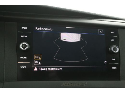 Volkswagen Transporter 2.0 TDI L2H1 | Airco | Cruise | Carplay | Navi | Parkeersensoren ActivLease financial lease