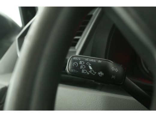 Volkswagen Transporter 2.0 TDI L2H1 | Airco | Cruise | Carplay | Navi | Parkeersensoren ActivLease financial lease