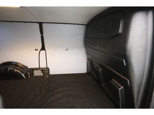 Volkswagen Transporter 2.0 TDI L2H1 | Airco | Cruise | Carplay | Navi | Parkeersensoren ActivLease financial lease