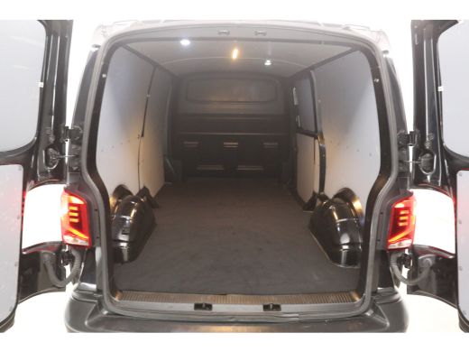 Volkswagen Transporter 2.0 TDI L2H1 | Airco | Cruise | Carplay | Navi | Parkeersensoren ActivLease financial lease