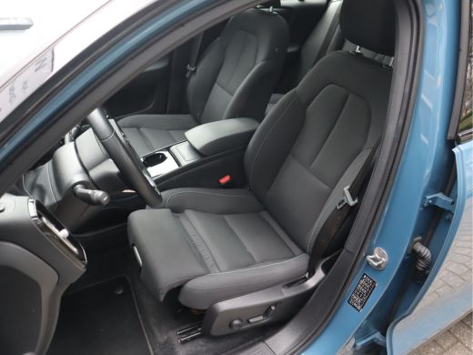 Volvo  C40 Recharge Twin Intro Edition 78 kWh Navi / Trekh / Pano / 360Camera / Carplay / Stuur-Stoelverw / ... ActivLease financial lease