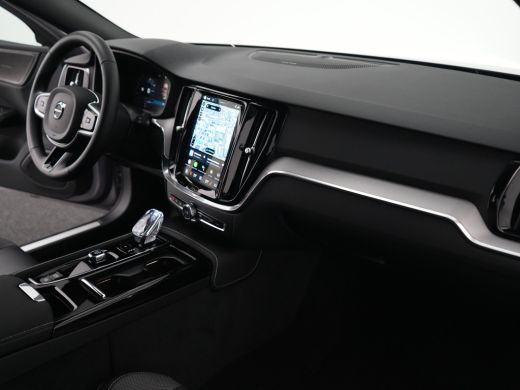 Volvo  V60 2.0 T6 Plug-in hybrid AWD Plus Dark | Harman/Kardon | 360&deg; | Trekhaak| Memory | ActivLease financial lease