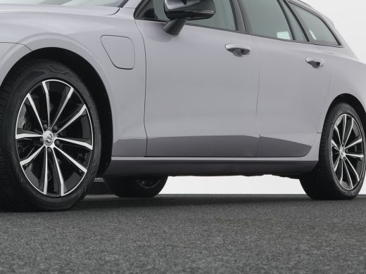 Volvo  V60 2.0 T6 Plug-in hybrid AWD Plus Dark | Harman/Kardon | 360&deg; | Trekhaak| Memory | ActivLease financial lease