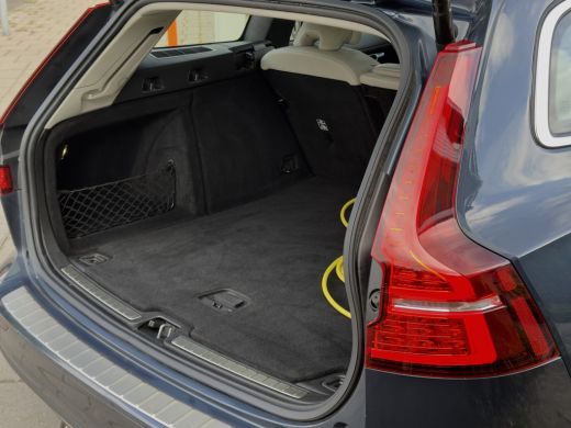 Volvo  V60 2.0 T8 AUT8 TWIN ENGINE AWD INSCRIPTION 304PK. PANODAK LEDER NAVI CAMERA DIGI-DASH APPLE-CARPLAY ... ActivLease financial lease