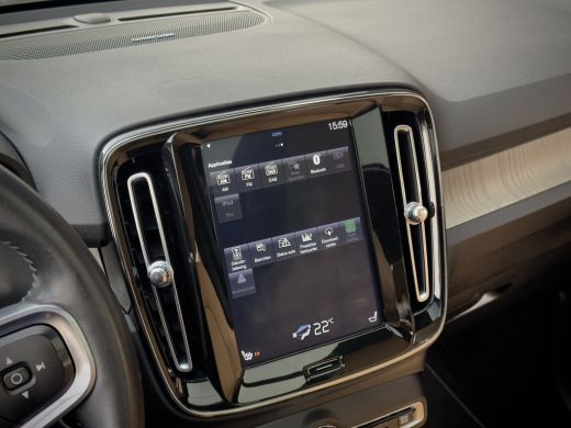 Volvo  XC40 2.0 T4 INSCRIPTION PANODAK LEDER NAVI HARMAN KARDON LED LMV PDC ActivLease financial lease