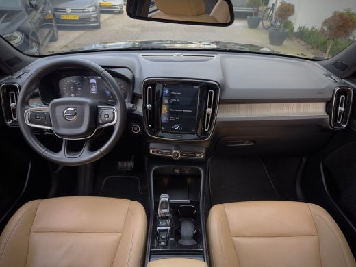 Volvo  XC40 2.0 T4 INSCRIPTION PANODAK LEDER NAVI HARMAN KARDON LED LMV PDC ActivLease financial lease